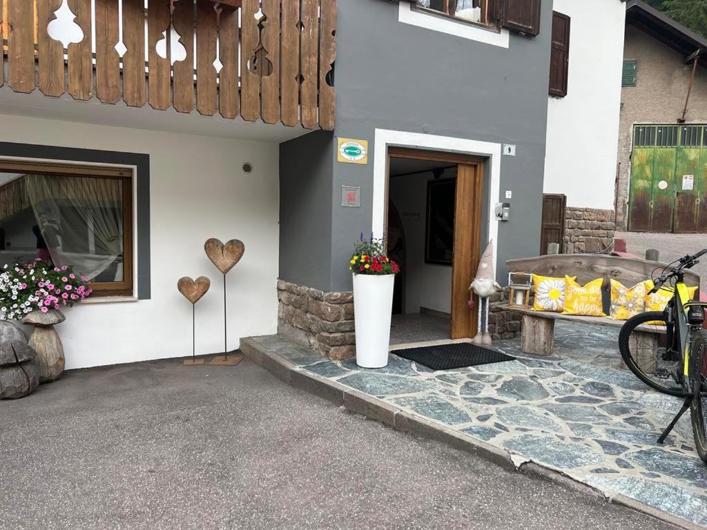 Garni Monika Bed & Breakfast Canazei Exterior photo