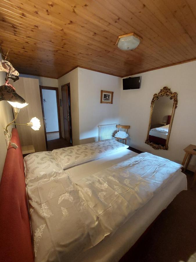 Garni Monika Bed & Breakfast Canazei Exterior photo